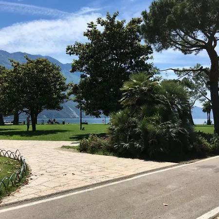 Appartamento Al Lago Riva del Garda Exterior photo
